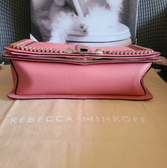 🩷NWOT Rebecca Minkoff Chevron Quilted Love Crossbody COA🩷 - Picture 4 of 12